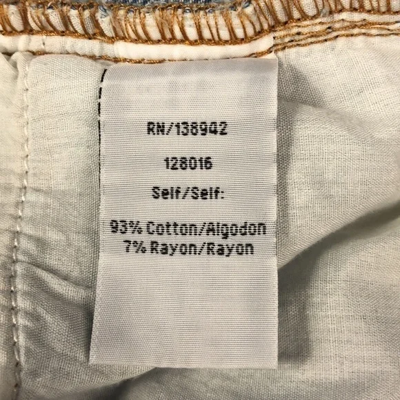 OnTwelfth Women Floral Embroidered Short Size 26 - Picture 9 of 9